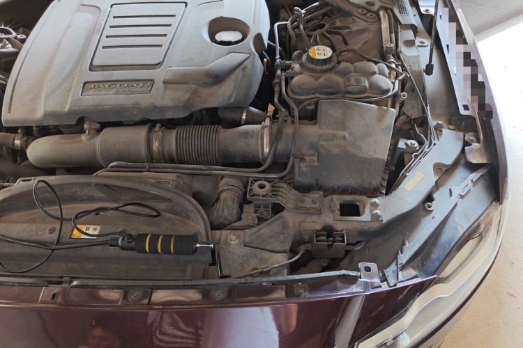 Used Jaguar XFL 2018 XFL 2.0T 250 PS Luxury Edition Engine Bay Left