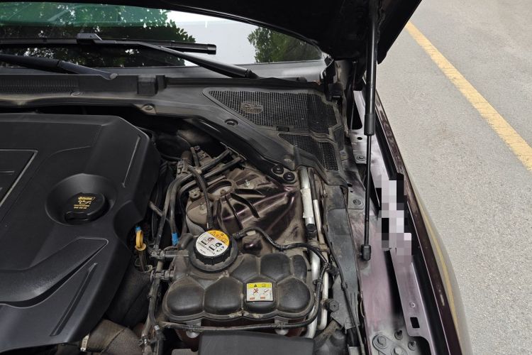 Used Jaguar XFL 2018 XFL 2.0T 200PS Elite Edition Engine Bay Left