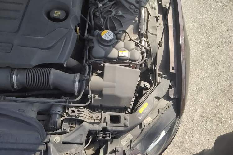 Used Jaguar XFL 2018 XFL 2.0T 200PS Elite Edition Engine Bay Left