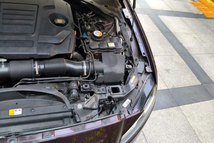 Used Jaguar XFL 2018 XFL 2.0T 250 PS Luxury Edition Engine Bay Left