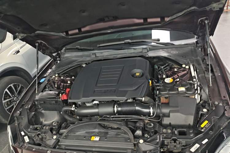 Used Jaguar XFL 2018 XFL 2.0T 250 PS Luxury Edition Engine Bay