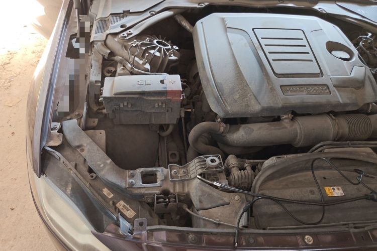 Used Jaguar XFL 2018 XFL 2.0T 250 PS Luxury Edition Engine Bay Right