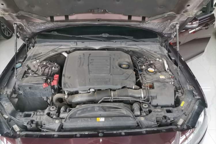 Used Jaguar XFL 2018 XFL 2.0T 200PS Elite Edition Engine Bay