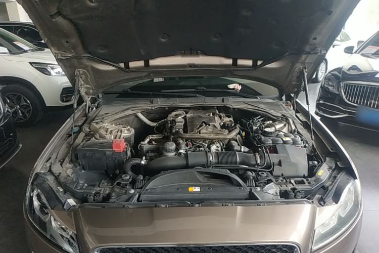 Used Jaguar XFL 2018 XFL 2.0T 200PS Elite Edition Engine Bay