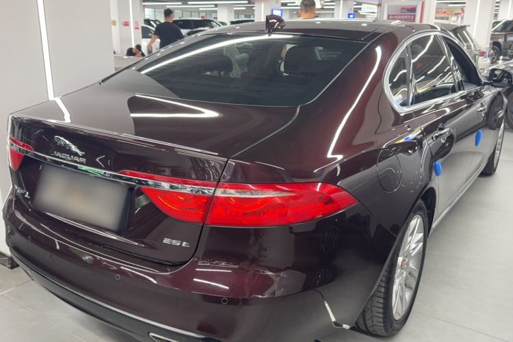 Used Jaguar XFL 2018 XFL 2.0T 250 PS Luxury Edition Exterior 3