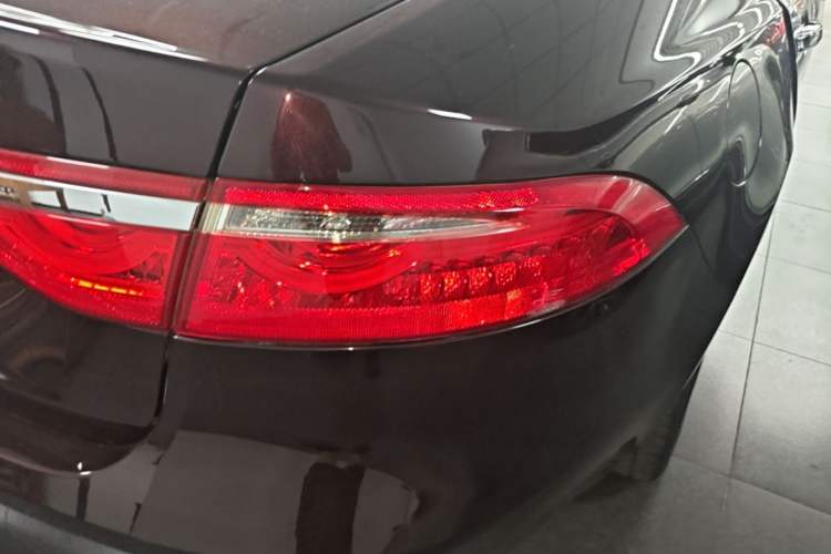 Used Jaguar XFL 2018 XFL 2.0T 250 PS Luxury Edition Exterior 3