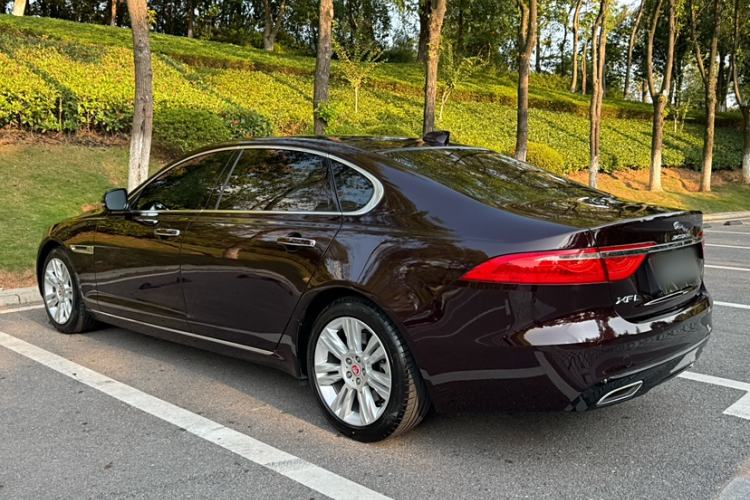 Used Jaguar XFL 2018 XFL 2.0T 250 PS Luxury Edition Exterior 4
