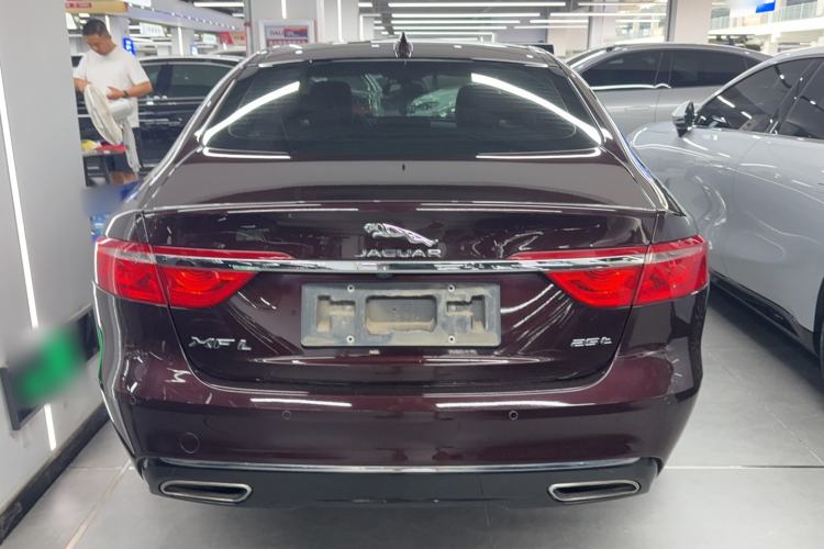 Used Jaguar XFL 2018 XFL 2.0T 250 PS Luxury Edition Exterior 4