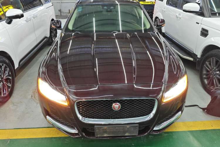 Used Jaguar XFL 2018 XFL 2.0T 250 PS Luxury Edition Front