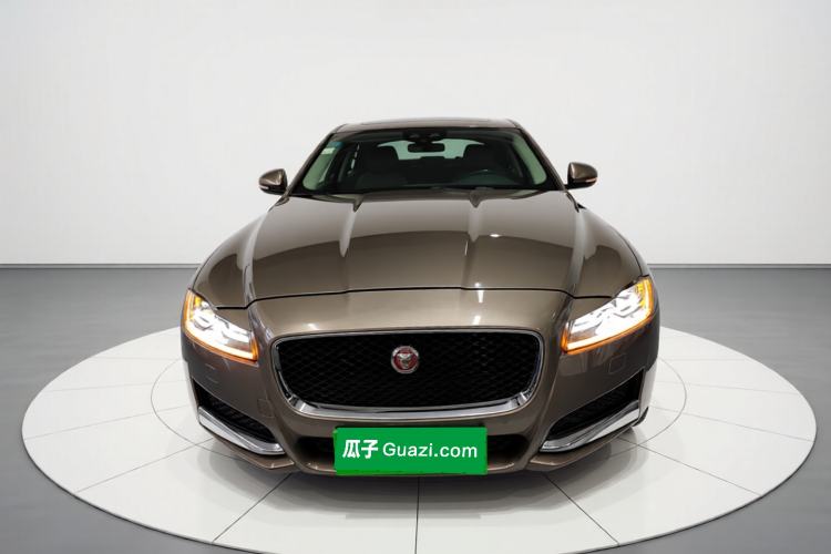 Used Jaguar XFL 2018 XFL 2.0T 250 PS Luxury Edition Front