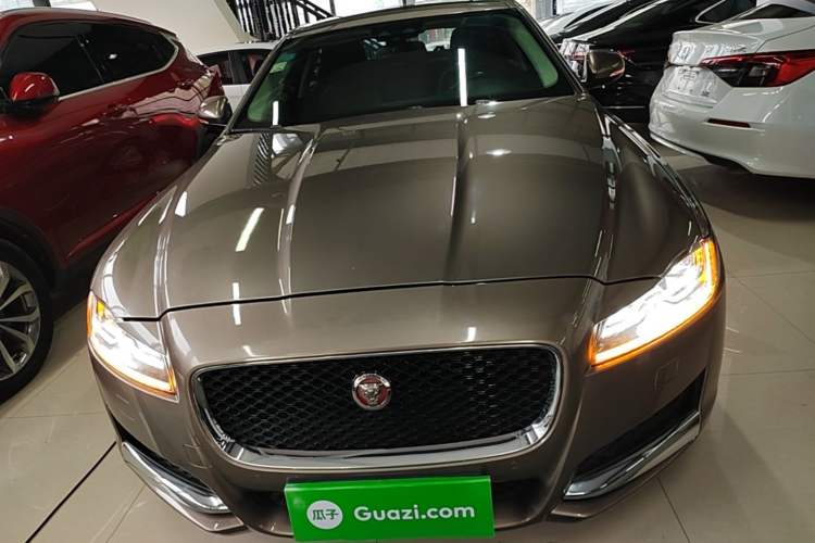Used Jaguar XFL 2018 XFL 2.0T 250 PS Luxury Edition Front