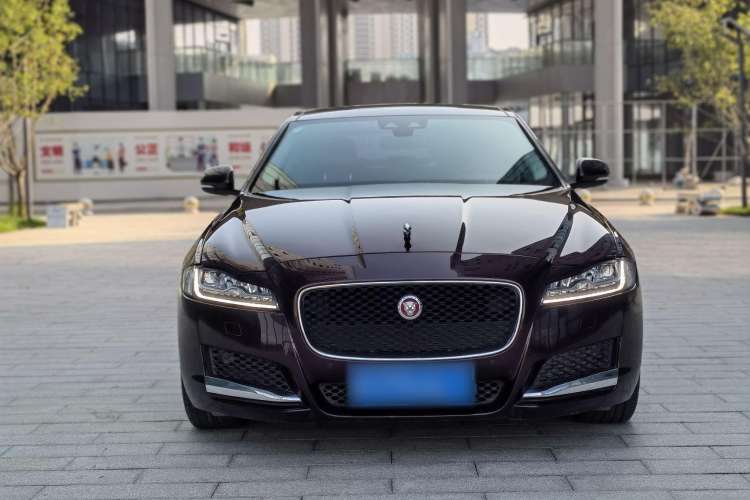 Used Jaguar XFL 2018 XFL 2.0T 250 PS Luxury Edition Front
