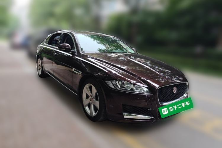 Used Jaguar XFL 2018 XFL 2.0T 200PS Elite Edition Front Right 45 Deg