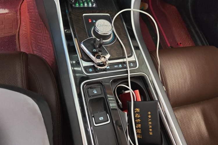 Used Jaguar XFL 2018 XFL 2.0T 250 PS Luxury Edition Gear Lever