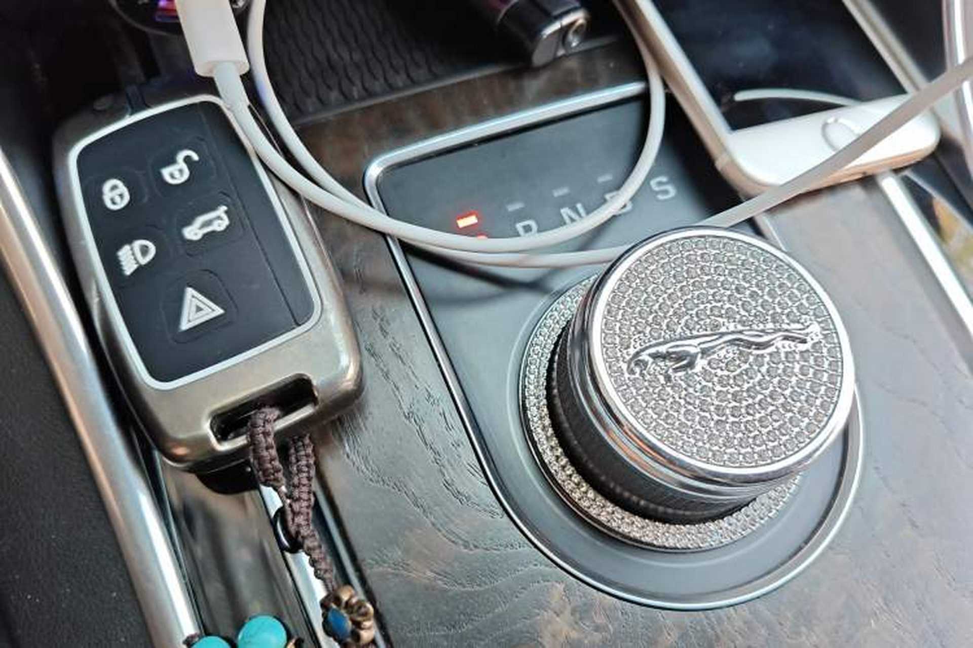 Used Jaguar XFL 2018 XFL 2.0T 200PS Elite Edition Gear Lever