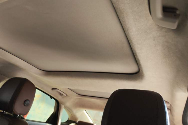 Used Jaguar XFL 2018 XFL 2.0T 250 PS Luxury Edition Headliner