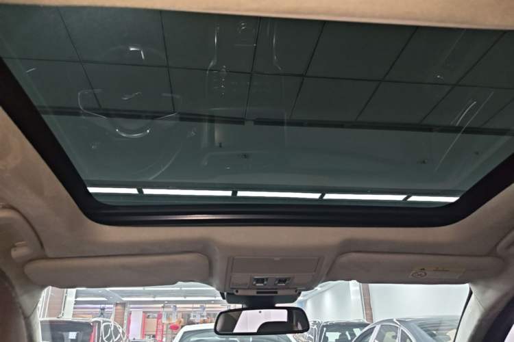 Used Jaguar XFL 2018 XFL 2.0T 250 PS Luxury Edition Headliner