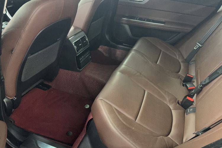 Used Jaguar XFL 2018 XFL 2.0T 250 PS Luxury Edition Interior 1