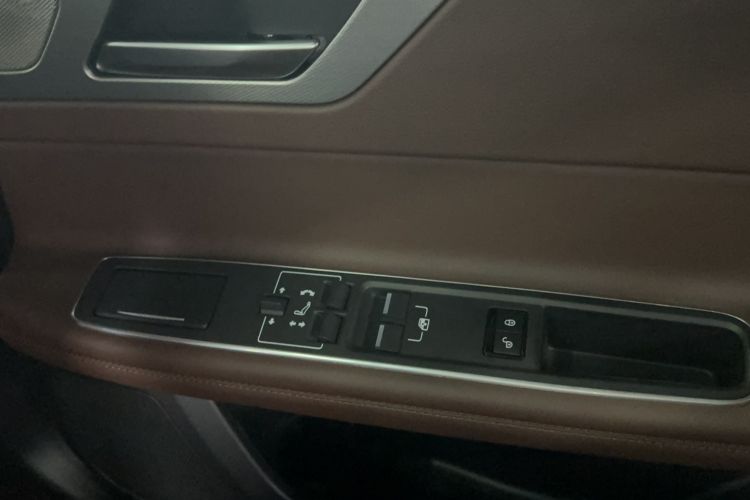 Used Jaguar XFL 2018 XFL 2.0T 250 PS Luxury Edition Interior 3