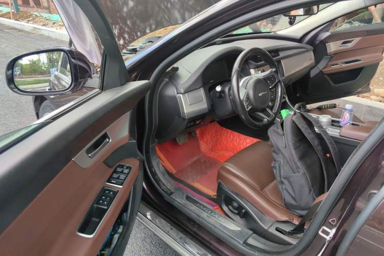 Used Jaguar XFL 2018 XFL 2.0T 250 PS Premium Edition Interior 3