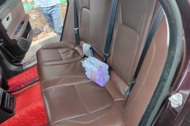 Used Jaguar XFL 2018 XFL 2.0T 250 PS Premium Edition Interior 4