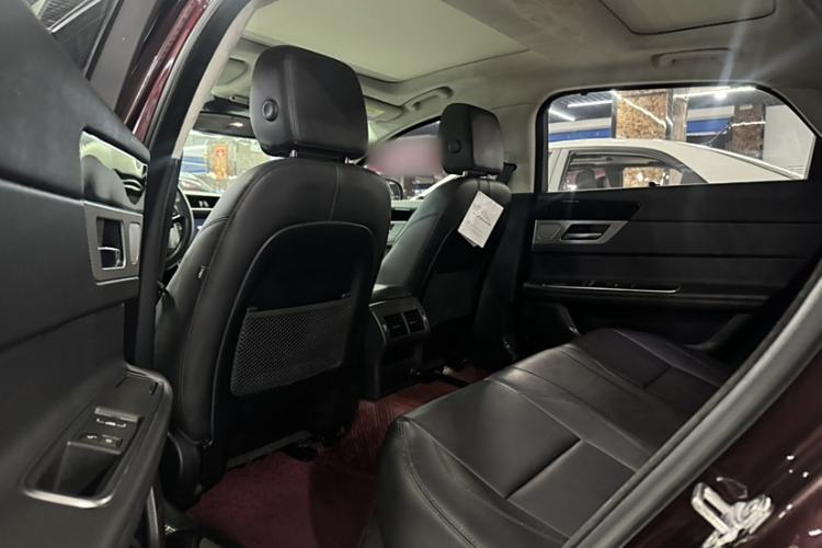 Used Jaguar XFL 2018 XFL 2.0T 200PS Luxury Edition Interior 5