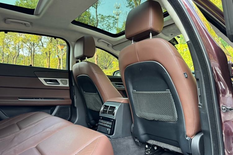 Used Jaguar XFL 2018 XFL 2.0T 250 PS Luxury Edition Interior 5