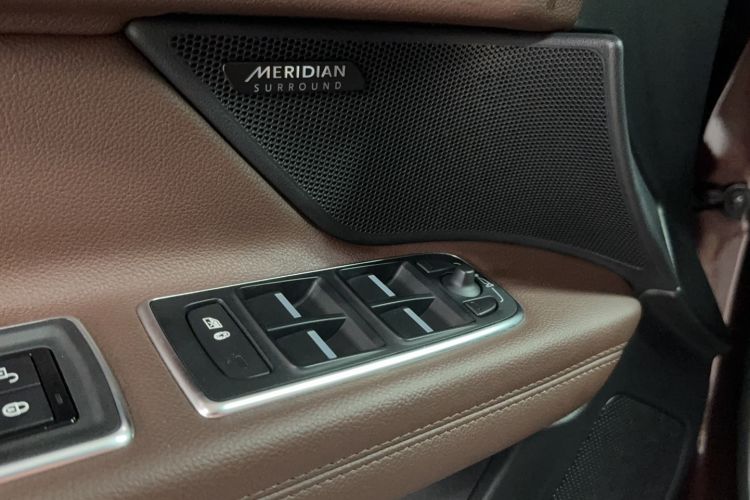 Used Jaguar XFL 2018 XFL 2.0T 250 PS Luxury Edition Interior 5