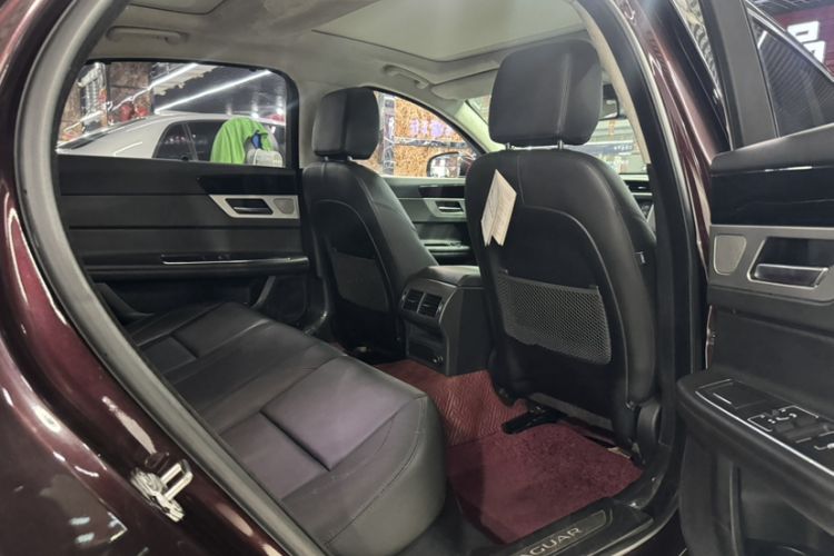 Used Jaguar XFL 2018 XFL 2.0T 200PS Luxury Edition Interior 7
