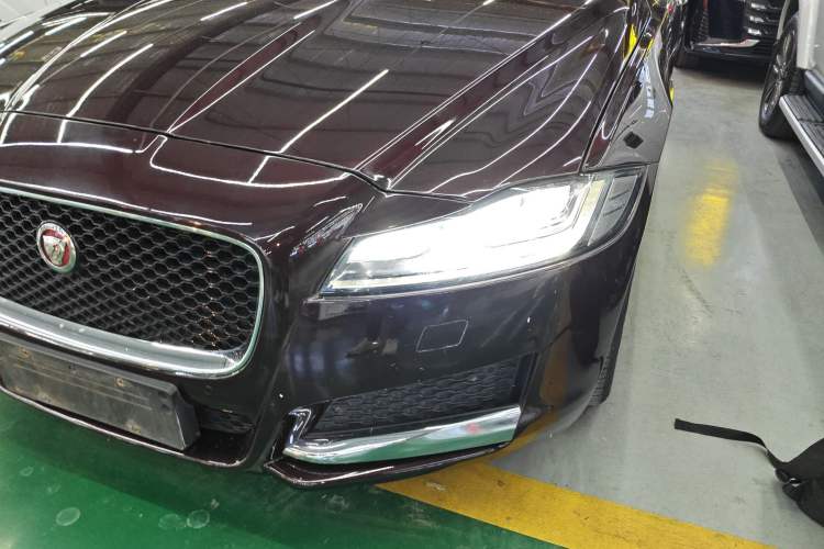 Used Jaguar XFL 2018 XFL 2.0T 250 PS Luxury Edition Left Front Headlight
