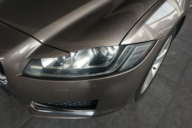 Used Jaguar XFL 2018 XFL 2.0T 200PS Elite Edition Left Front Headlight