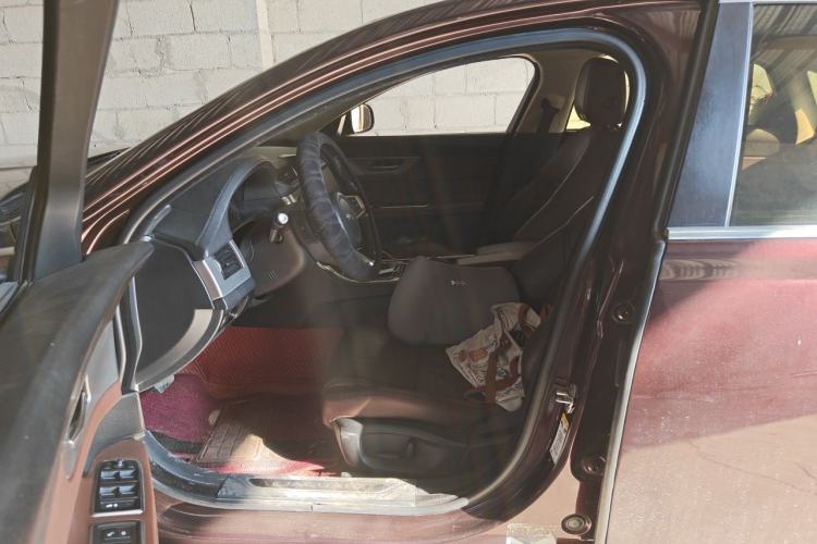 Used Jaguar XFL 2018 XFL 2.0T 250 PS Luxury Edition Left Front Seat