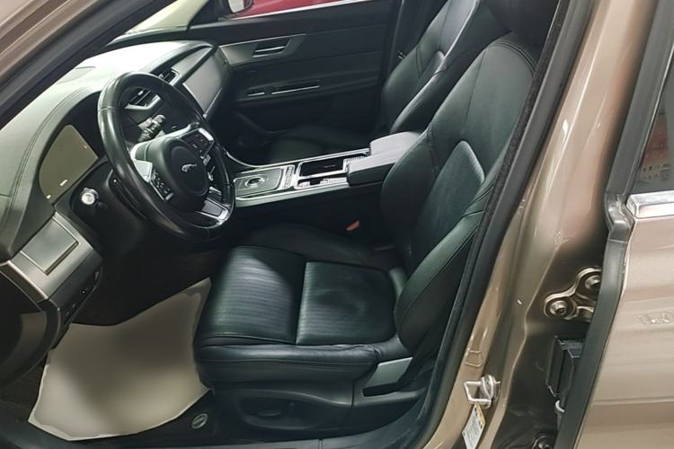 Used Jaguar XFL 2018 XFL 2.0T 250 PS Luxury Edition Left Front Seat