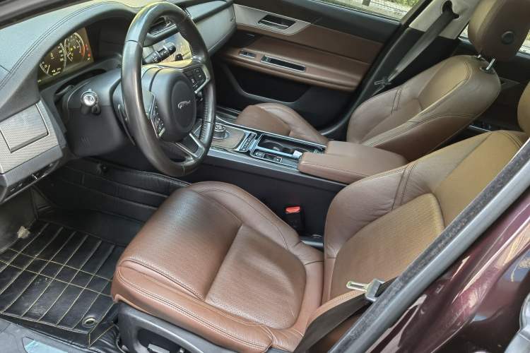 Used Jaguar XFL 2018 XFL 2.0T 250 PS Luxury Edition Left Front Seat