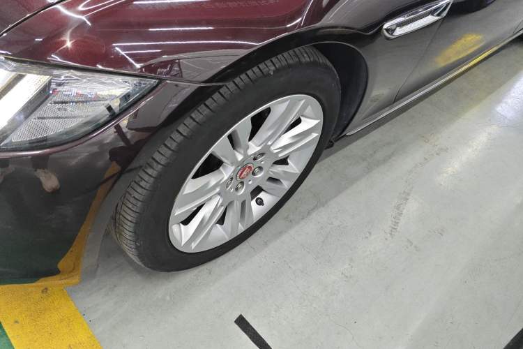 Used Jaguar XFL 2018 XFL 2.0T 250 PS Luxury Edition Left Front Wheel Hub