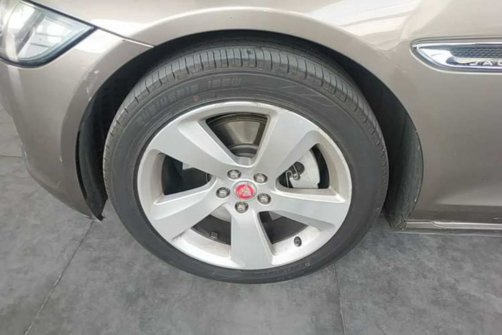 Used Jaguar XFL 2018 XFL 2.0T 200PS Elite Edition Left Front Wheel Hub