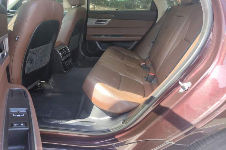 Used Jaguar XFL 2018 XFL 2.0T 250 PS Luxury Edition Left Rear Seat