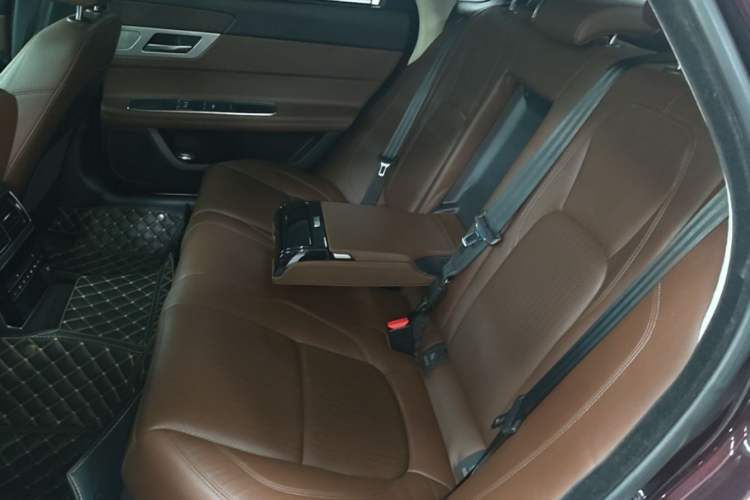 Used Jaguar XFL 2018 XFL 2.0T 250 PS Luxury Edition Left Rear Seat
