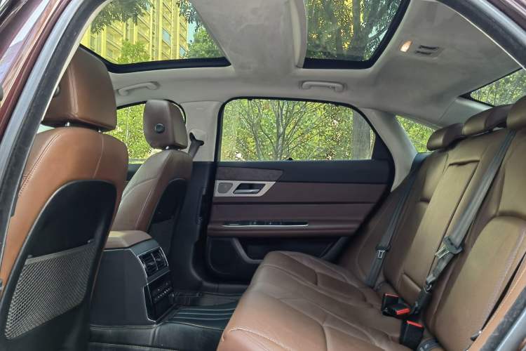 Used Jaguar XFL 2018 XFL 2.0T 250 PS Luxury Edition Left Rear Seat
