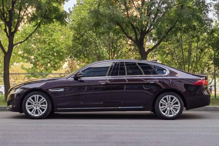 Used Jaguar XFL 2018 XFL 2.0T 250 PS Luxury Edition Left Side