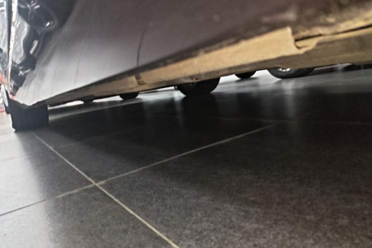 Used Jaguar XFL 2018 XFL 2.0T 250 PS Luxury Edition Left Side Sill
