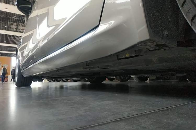 Used Jaguar XFL 2018 XFL 2.0T 200PS Elite Edition Left Side Sill
