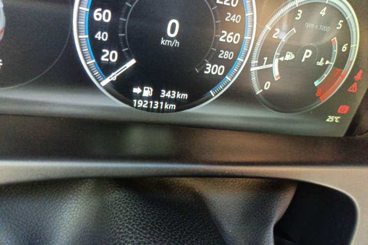 Used Jaguar XFL 2018 XFL 2.0T 250 PS Luxury Edition Odometer Close Up