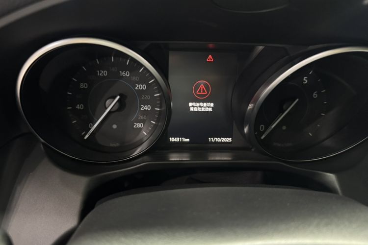 Used Jaguar XFL 2018 XFL 2.0T 200PS Luxury Edition Odometer Close Up