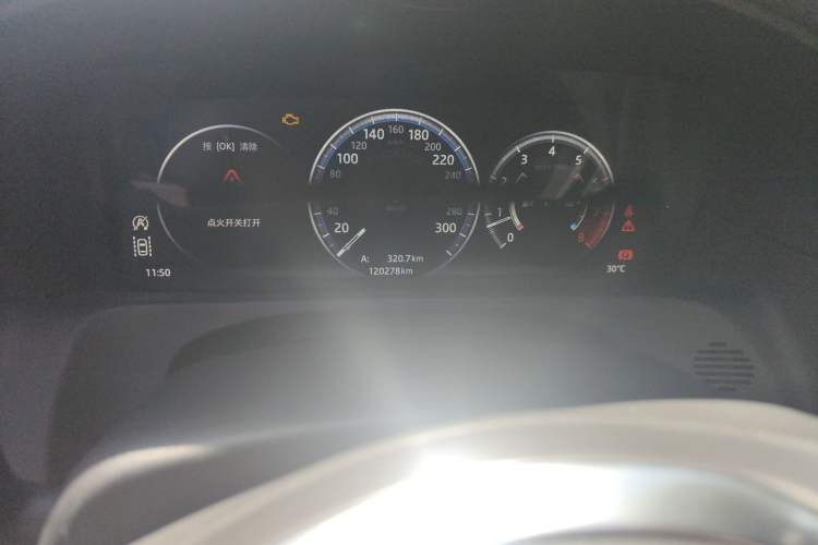 Used Jaguar XFL 2018 XFL 2.0T 250 PS Luxury Edition Odometer Close Up
