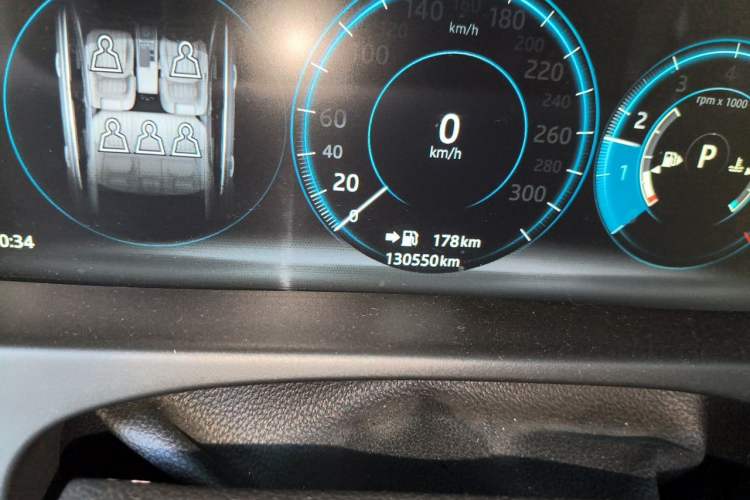 Used Jaguar XFL 2018 XFL 2.0T 250 PS Luxury Edition Odometer Close Up