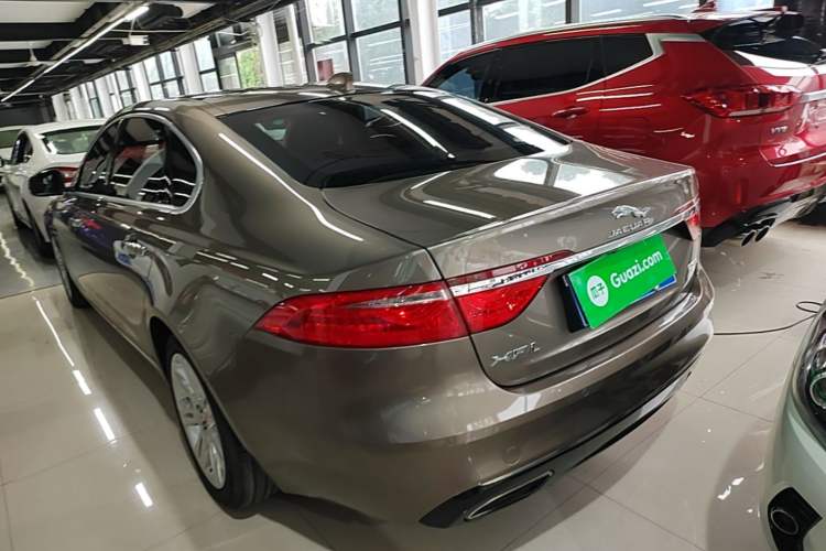 Used Jaguar XFL 2018 XFL 2.0T 250 PS Luxury Edition Rear Left 45 Deg