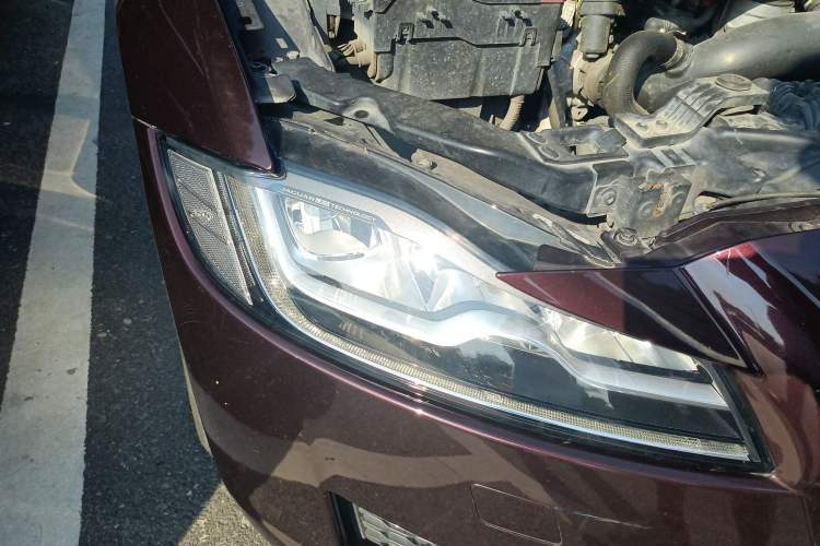 Used Jaguar XFL 2018 XFL 2.0T 250 PS Luxury Edition Right Front Headlight