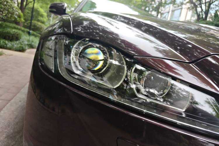 Used Jaguar XFL 2018 XFL 2.0T 200PS Elite Edition Right Front Headlight