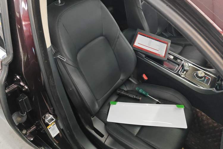 Used Jaguar XFL 2018 XFL 2.0T 250 PS Luxury Edition Right Front Seat